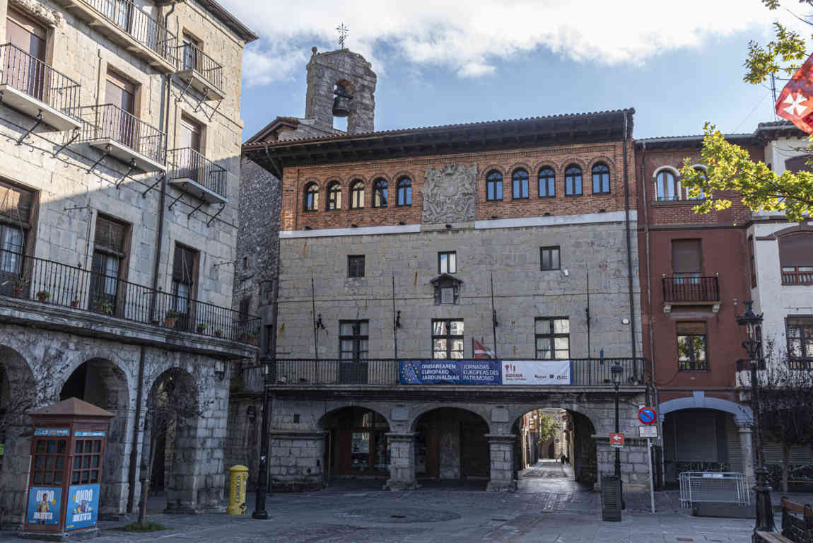Vizcaya - Orduña 05 - Ayuntamiento.jpg